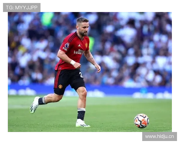 曼联表现波动,体系稳定性不足逐步反映于赛季走势 曼联表现波动,体系稳定性不足逐步反映于赛季走势