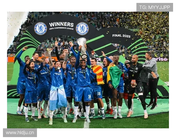 切尔西年轻阵容表现起伏,对赛季竞争稳定性形成考验 切尔西年轻阵容表现起伏,对赛季竞争稳定性形成考验