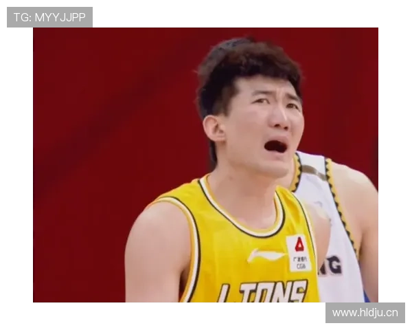 孙铭徽训练完直接拎两袋蛋白粉回家，冰箱塞满鸡胸肉，邻居以为他开健身餐外卖