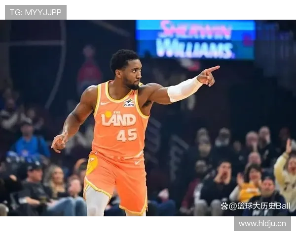 米切尔无球跑动效率提升，主导骑士外线进攻体系